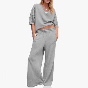 NWT Gray Crewneck Sweatshirt & Pant Set-S
